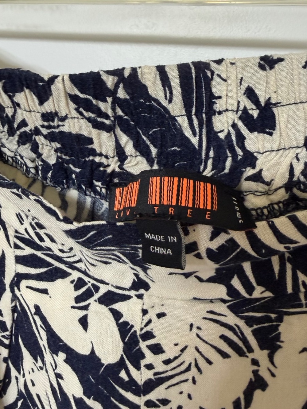 Patterned shorts - Picture 3 of 3